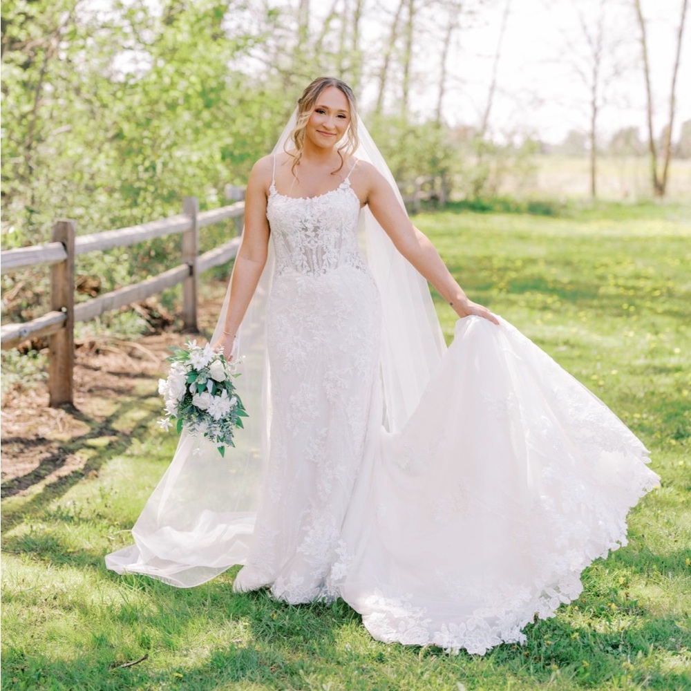 Sottero & Midgley Lina Wedding Dress | Size 8 | Unaltered | 11 point bustle